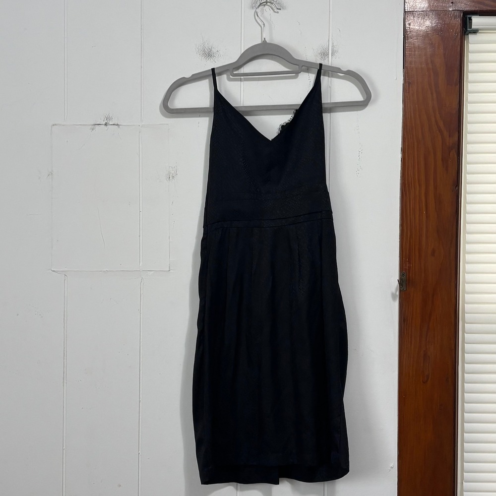 Hype Black Washable Silk Snakeskin Jacquard Lace Trim V-Neck Dress Size 2 NWT - Picture 6 of 6